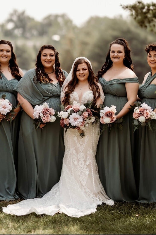 Romantic Blooms: Garden Blush Bridal Bouquet with Roses, Dahlias, and Succulent Accents English Garden